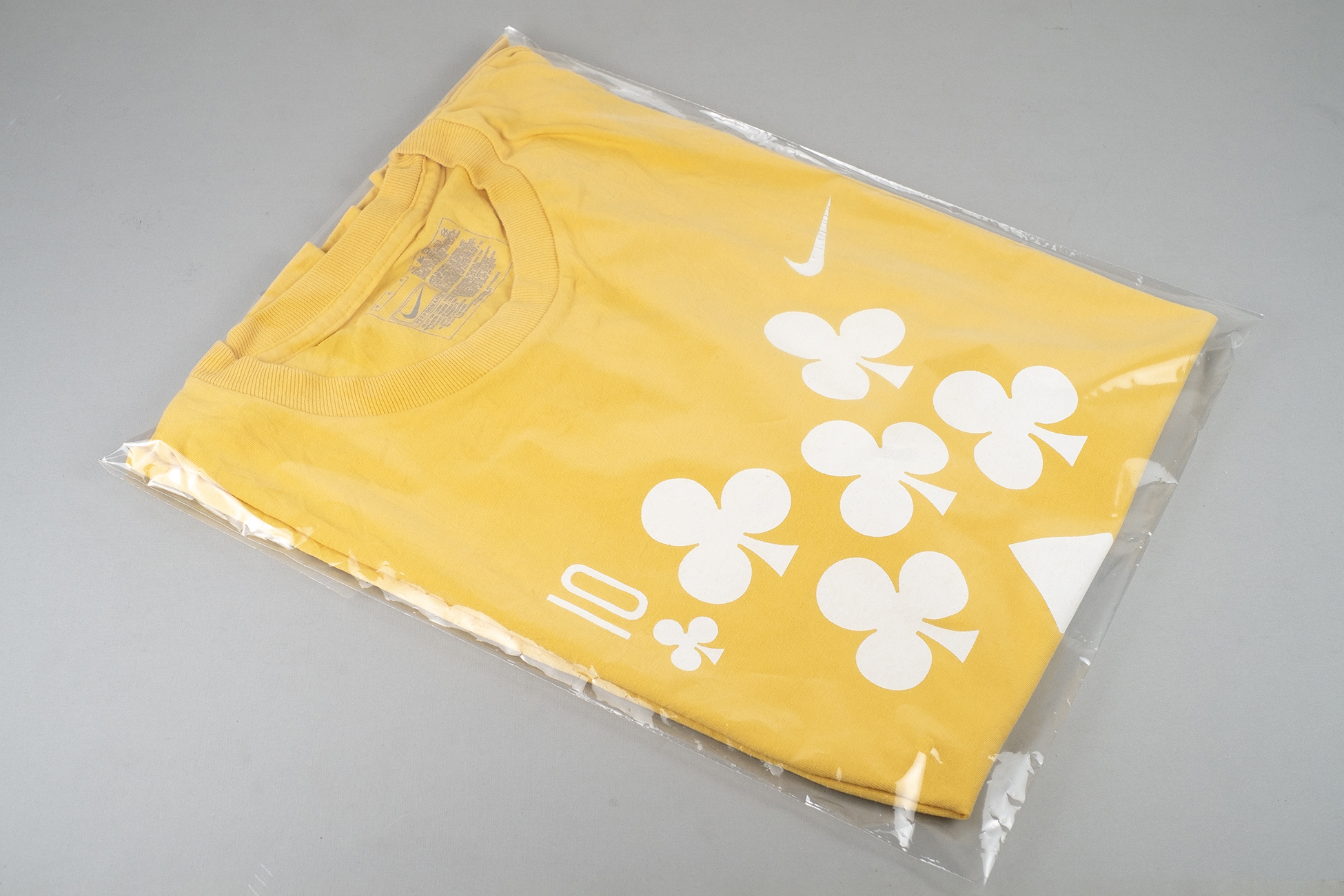 M/L — Nike (yellow)